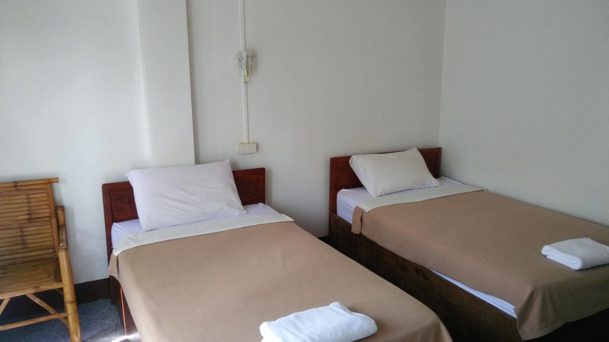Ban Nongdouang Chanthasom Guesthouse מראה חיצוני תמונה