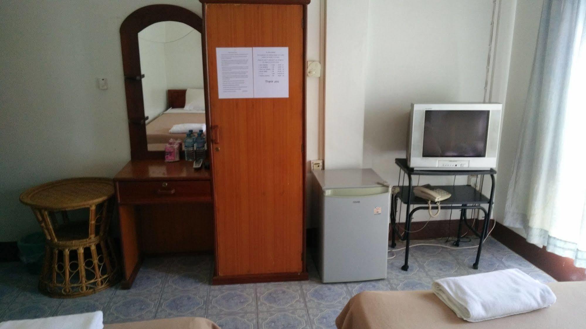 Ban Nongdouang Chanthasom Guesthouse מראה חיצוני תמונה