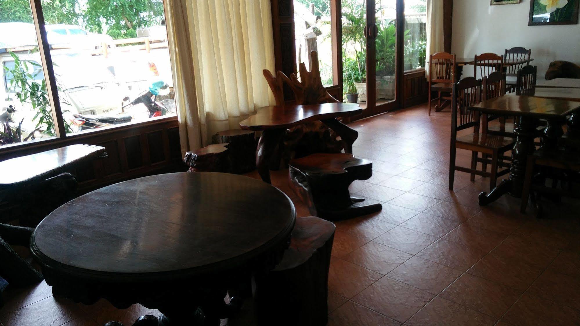 Ban Nongdouang Chanthasom Guesthouse מראה חיצוני תמונה